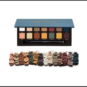 Eyeshadow palette